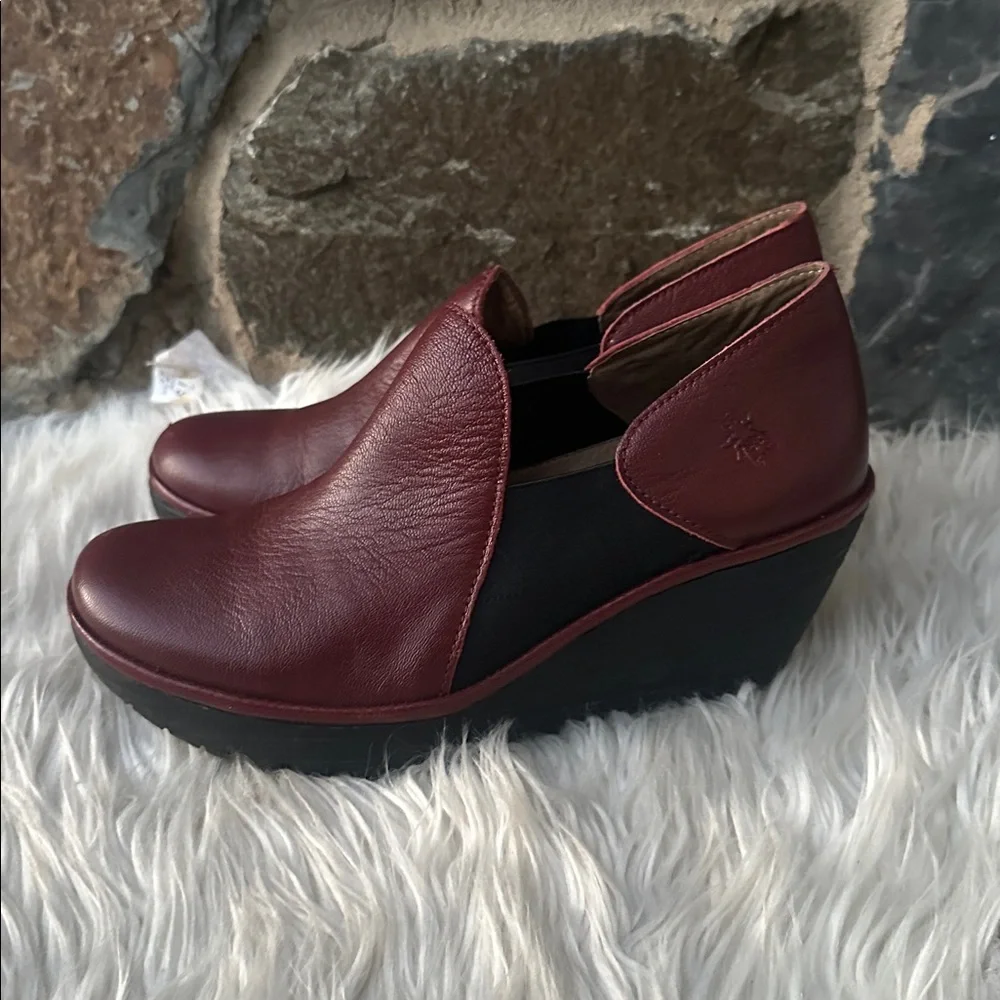 Fly London 'Yua' Genuine Leather Low Cut Wedge Slip-On Shoes in Cherry Size 39